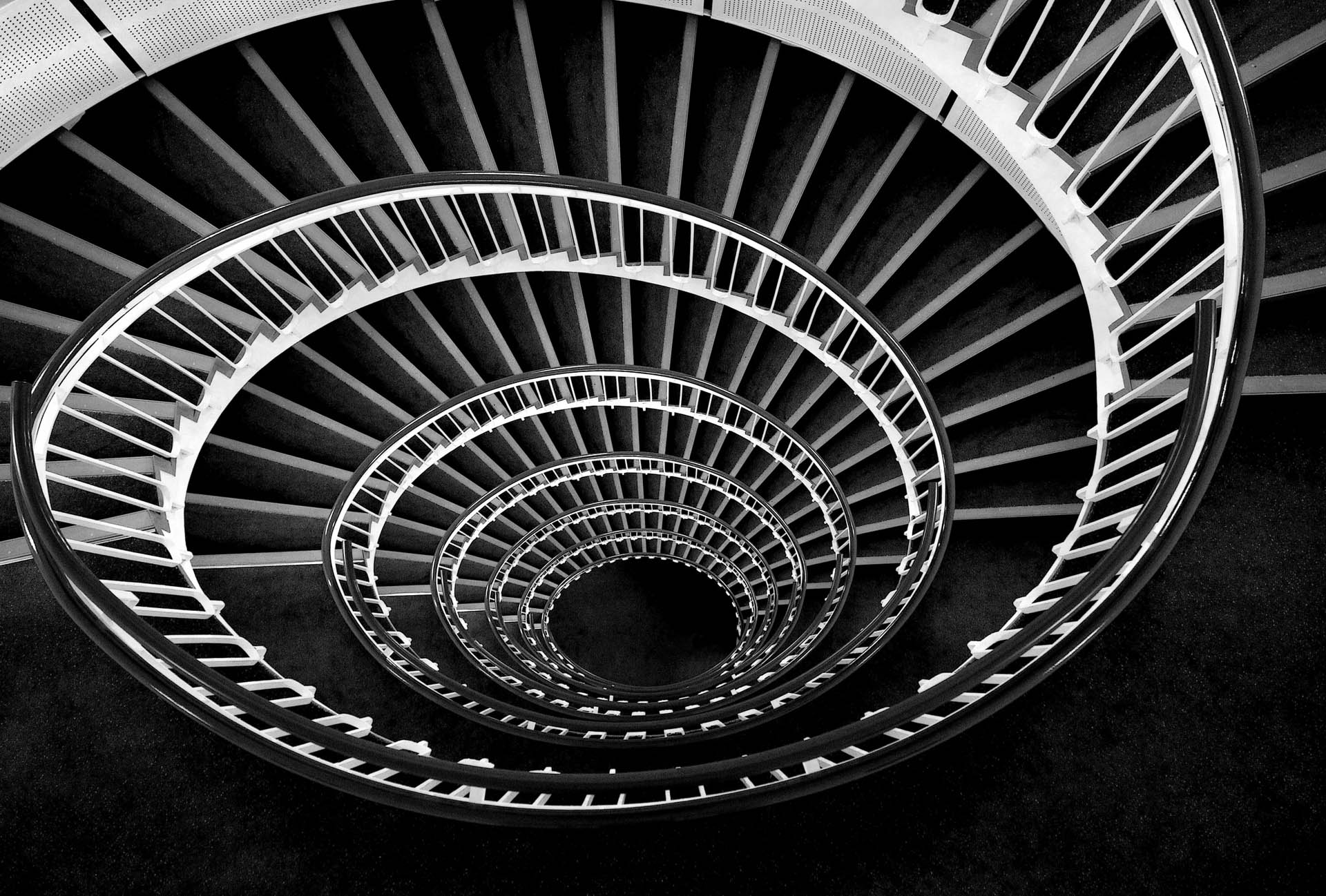 difficoltà relazionali, sofferenza sentimentale, famiglia, lavoro, ansia, panico, fobie, dipendenze, disturbi alimentari, sintomi psicosomatici